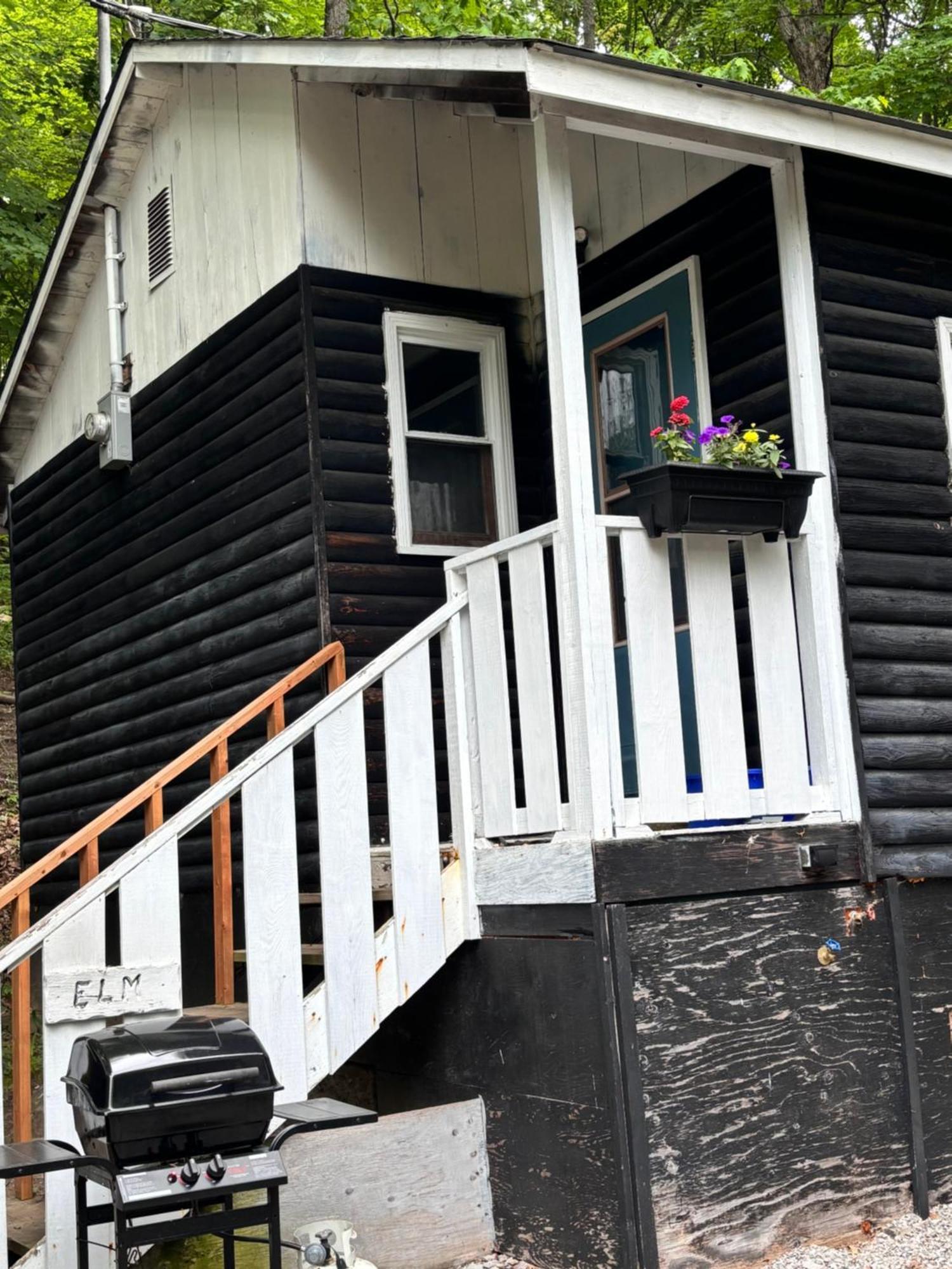 Lakefront Hideaway Resort Kawartha Lakes Esterno foto