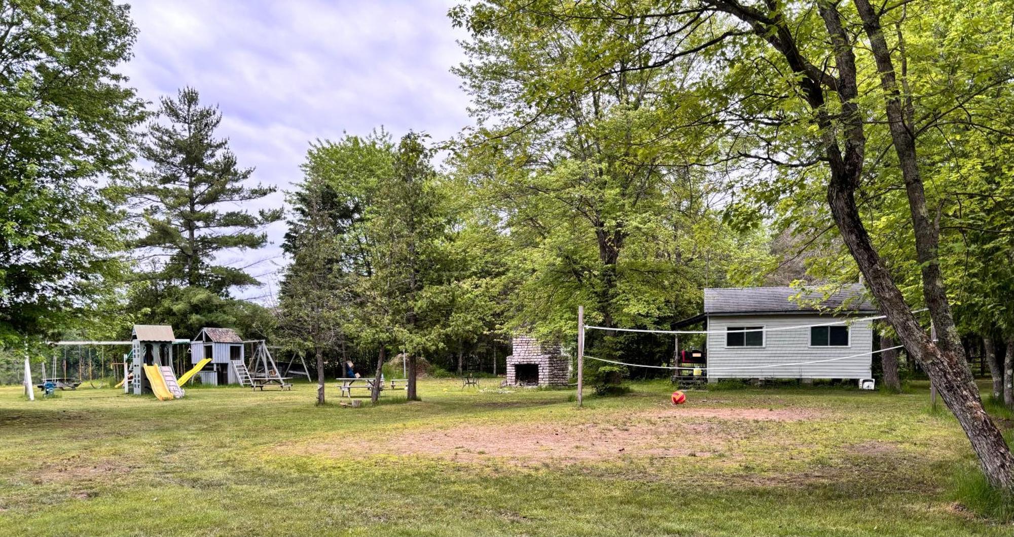 Lakefront Hideaway Resort Kawartha Lakes Esterno foto