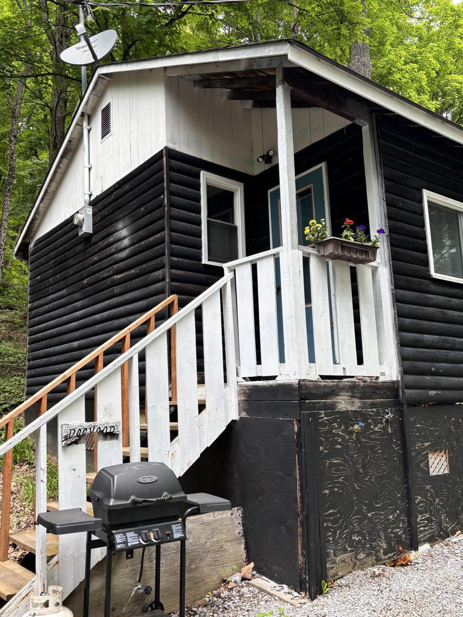 Lakefront Hideaway Resort Kawartha Lakes Esterno foto